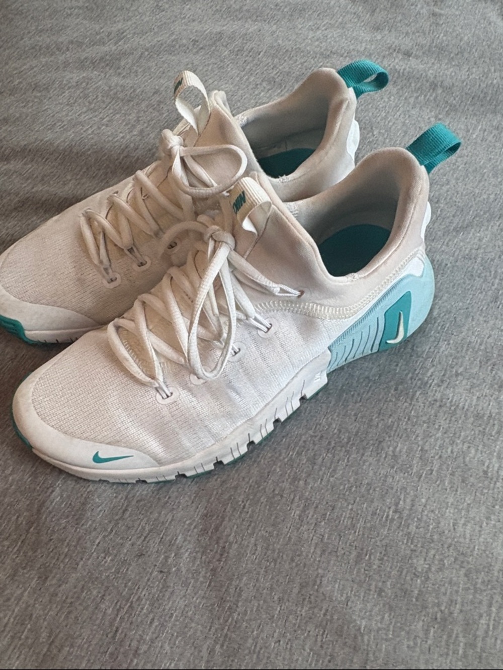 Nike Women’s White & Teal Running Shoes - NIKEFREE